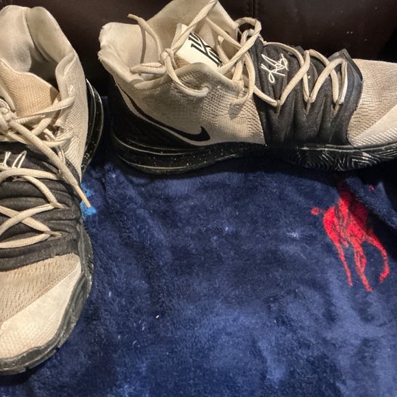 Kyrie 3s size 11